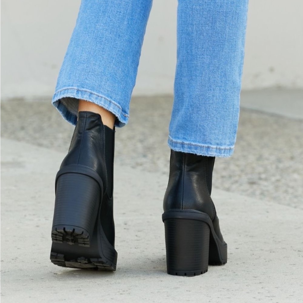 Forever Link Moving Forward Lug Sole Chelsea Boots combat & moto boots NEW - Picture 3 of 7